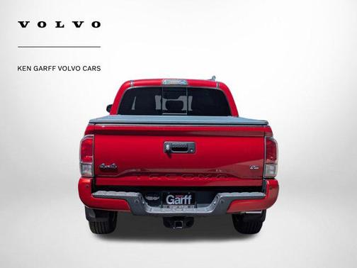 Barcelona Red Metallic 2018 Toyota Tacoma SR