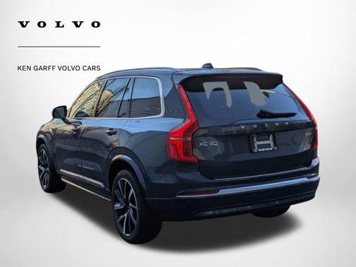 2023 Volvo XC90 B5 Plus