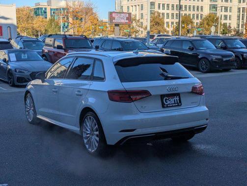 2017 Audi A3 e-tron 1.4T Premium