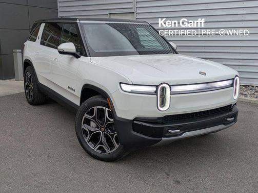 2026 Rivian R1S 