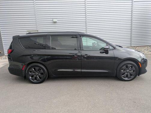 2019 Chrysler Pacifica Hybrid Limited