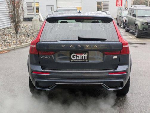 2024 Volvo XC60 Recharge Plug-In Hybrid T8 Ultimate Dark Theme