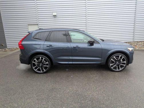 2024 Volvo XC60 Recharge Plug-In Hybrid T8 Ultimate Dark Theme