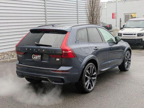 2024 Volvo XC60 Recharge Plug-In Hybrid T8 Ultimate Dark Theme