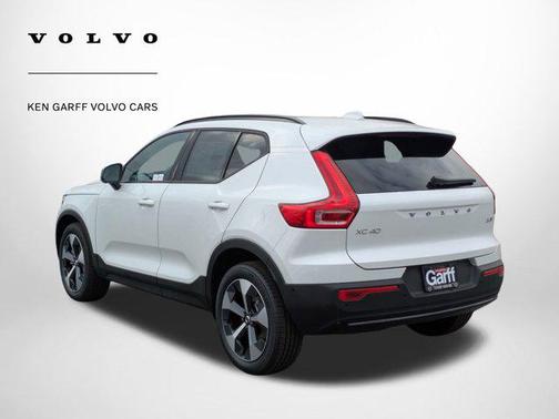 2026 Volvo XC40 B5 Plus