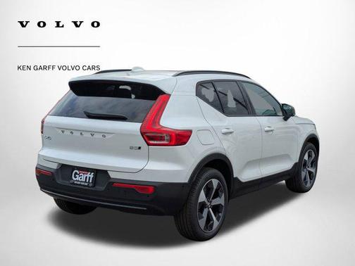 2026 Volvo XC40 B5 Plus