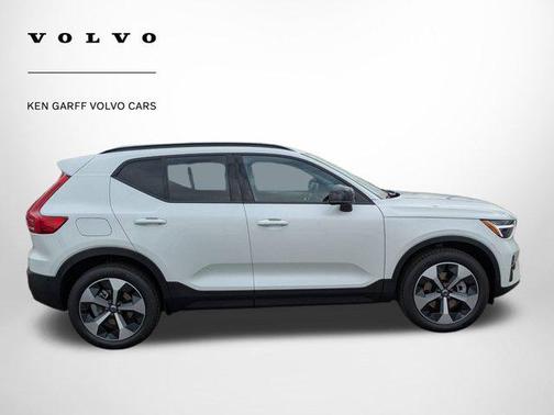 2026 Volvo XC40 B5 Plus
