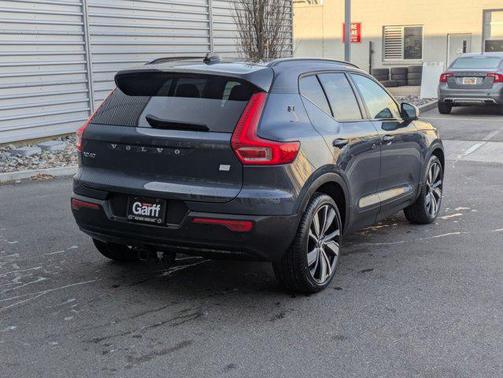 2022 Volvo XC40 Recharge Pure Electric P8 Twin Ultimate