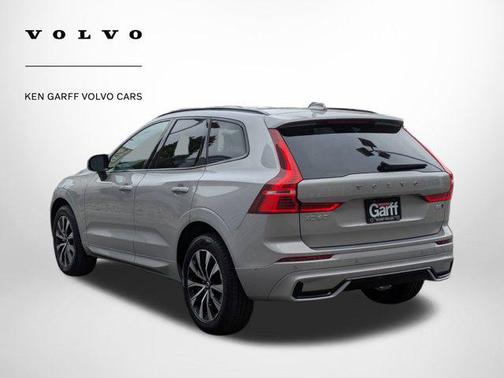 2025 Volvo XC60 B5 Plus