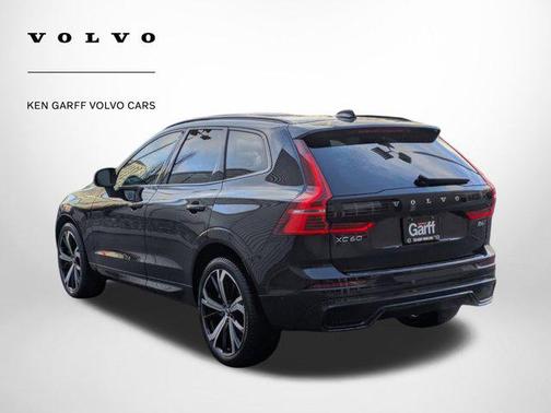 2023 Volvo XC60 B6 Ultimate Dark Theme