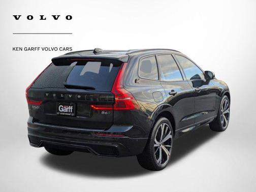 2023 Volvo XC60 B6 Ultimate Dark Theme