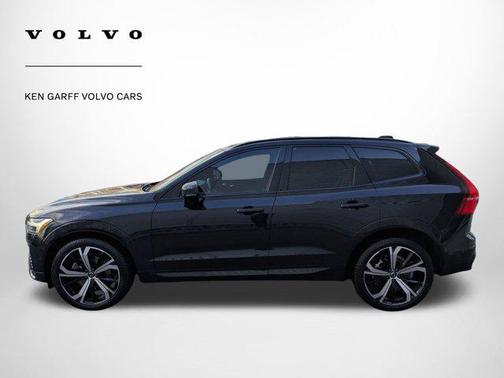 2023 Volvo XC60 B6 Ultimate Dark Theme