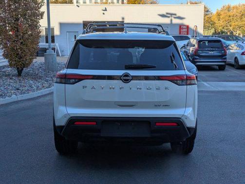 2022 Nissan Pathfinder SV 4WD