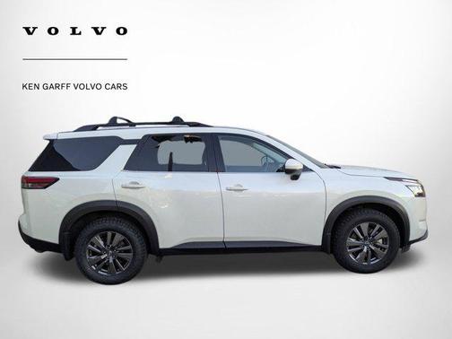 2022 Nissan Pathfinder SV 4WD