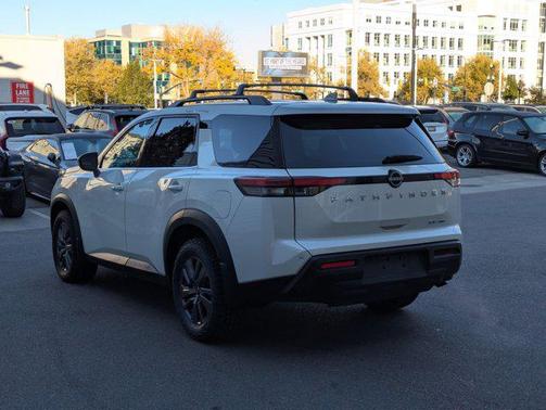 2022 Nissan Pathfinder SV 4WD