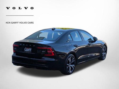 2024 Volvo S60 B5 Plus Dark Theme