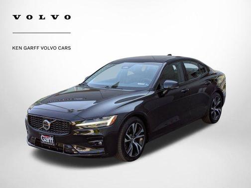 2024 Volvo S60 B5 Plus Dark Theme