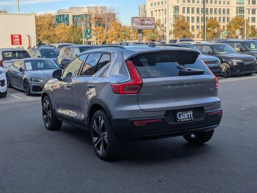 2026 Volvo XC40 B5 Ultra