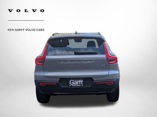 2026 Volvo XC40 B5 Ultra