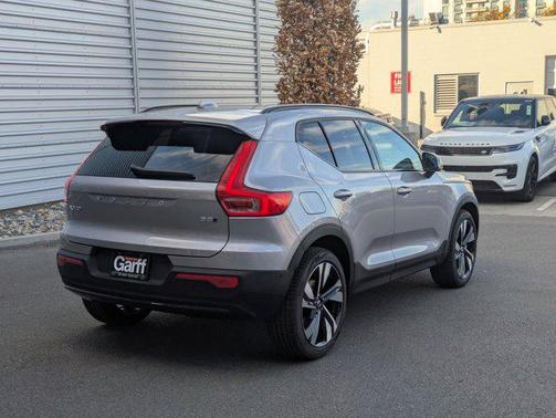 2026 Volvo XC40 B5 Ultra