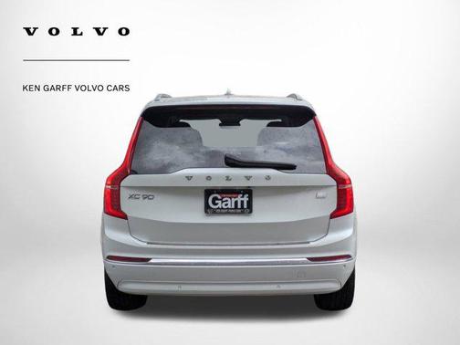 2023 Volvo XC90 Recharge Plug-In Hybrid T8 Plus 6-Seater