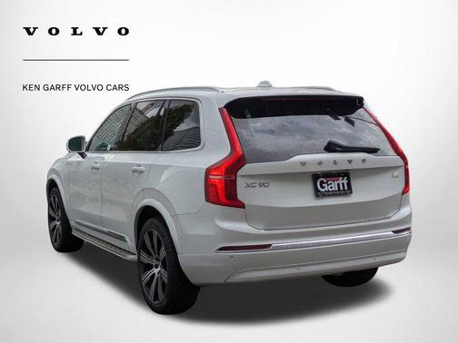 2023 Volvo XC90 Recharge Plug-In Hybrid T8 Plus 6-Seater