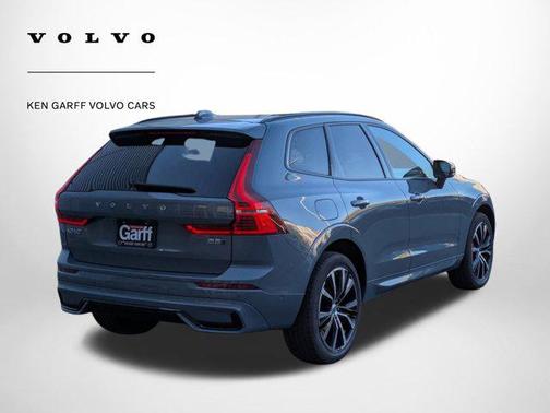 2023 Volvo XC60 B5 Plus Dark Theme