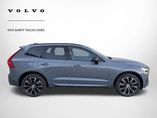 2023 Volvo XC60 B5 Plus Dark Theme