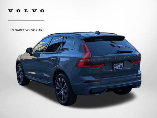 2023 Volvo XC60 B5 Plus Dark Theme