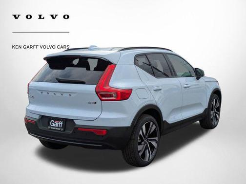 2026 Volvo XC40 B5 Ultra
