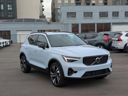2026 Volvo XC40 B5 Ultra