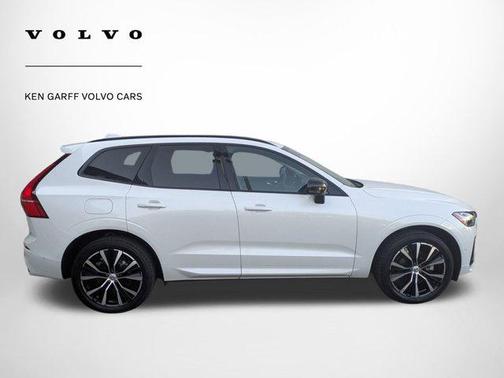 2023 Volvo XC60 B5 Plus Dark Theme