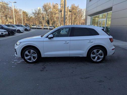 2021 Audi Q5 45 Prestige