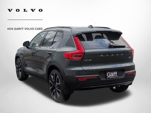Forest Lake 2026 Volvo XC40 Ultra, B5 AWD Gas (mild hybrid), Dark