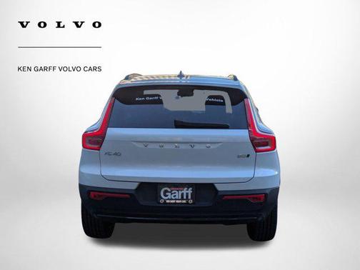2026 Volvo XC40 B5 Plus