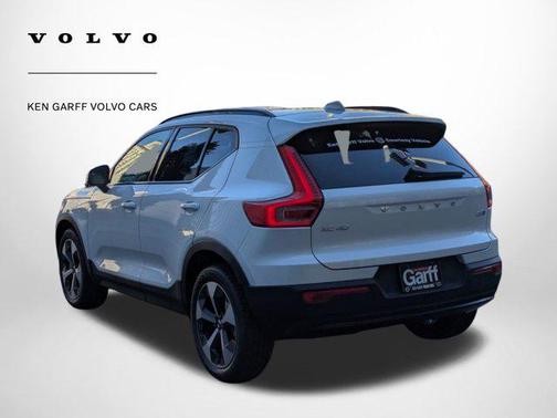 2026 Volvo XC40 B5 Plus