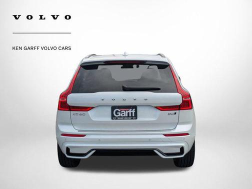 2025 Volvo XC60 B5 Ultra