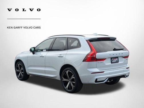 2025 Volvo XC60 B5 Ultra