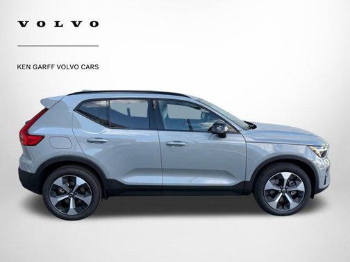 2026 Volvo XC40 B5 Plus