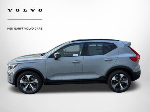 2026 Volvo XC40 B5 Plus