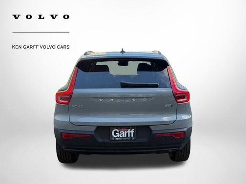 2026 Volvo XC40 B5 Plus