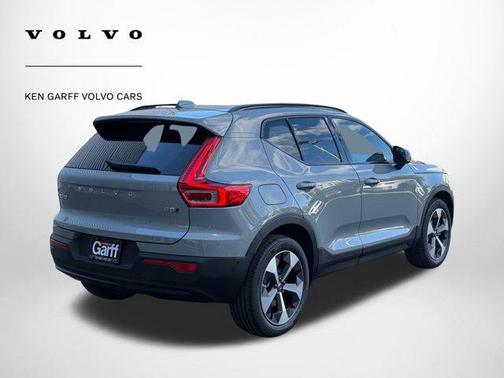 2026 Volvo XC40 B5 Plus