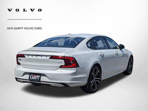 2021 Volvo S90 Recharge Plug-In Hybrid T8 R-Design