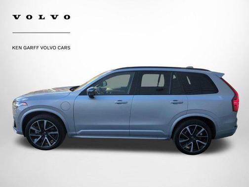 2023 Volvo XC90 Recharge Plug-In Hybrid T8 Ultimate Dark Theme 7-Seater
