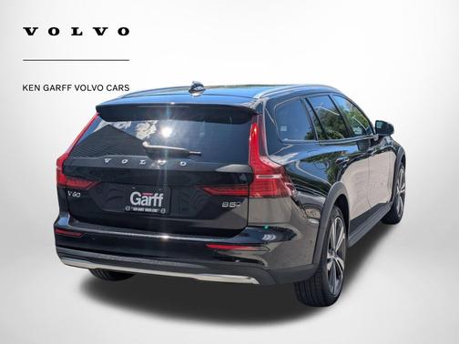 2025 Volvo V60 Cross Country Plus, B5 AWD Gas (mild hybrid)