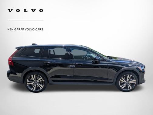 2025 Volvo V60 Cross Country Plus, B5 AWD Gas (mild hybrid)