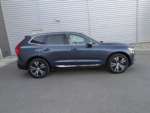 2023 Volvo XC60 B5 Plus Bright Theme
