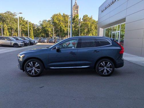 2023 Volvo XC60 B5 Plus Bright Theme