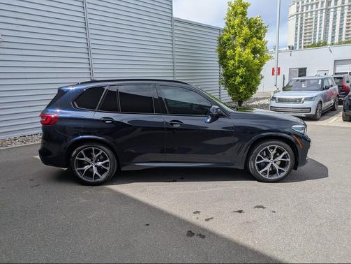 Carbon Black Metallic 2023 BMW X5 xDrive40i