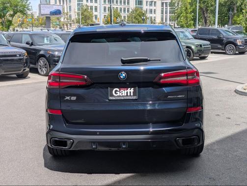 Carbon Black Metallic 2023 BMW X5 xDrive40i
